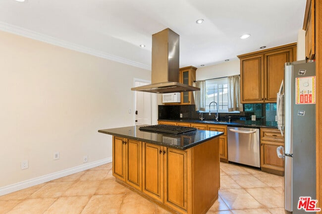 Building Photo - 4236 Ensenada Dr