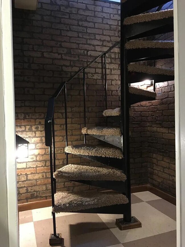 Building Photo - 720 N Grant St