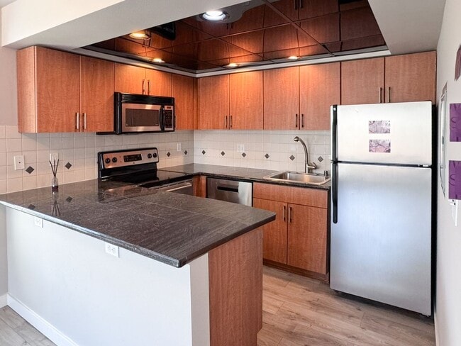 Building Photo - 1bd/1ba Seattle Condo