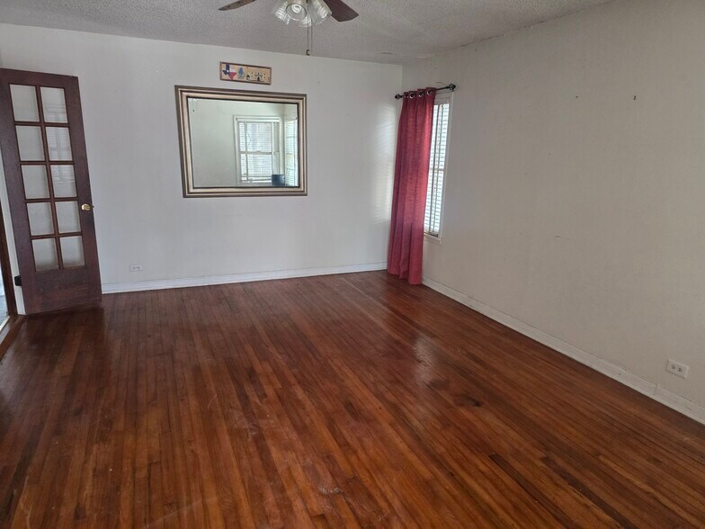 Building Photo - 507 Westminster Ave