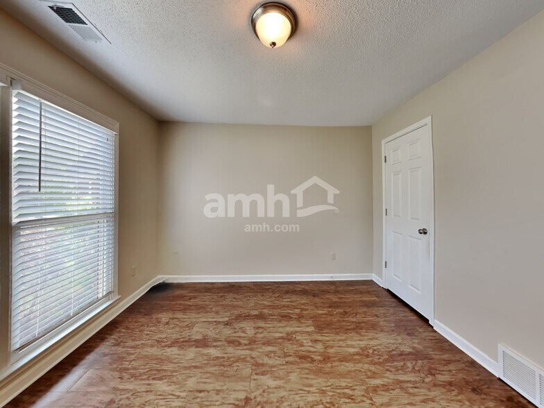 Building Photo - 7608 Dexter Park Dr