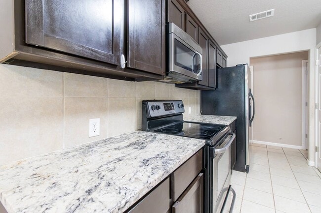 Building Photo - 1614 Shady Ln