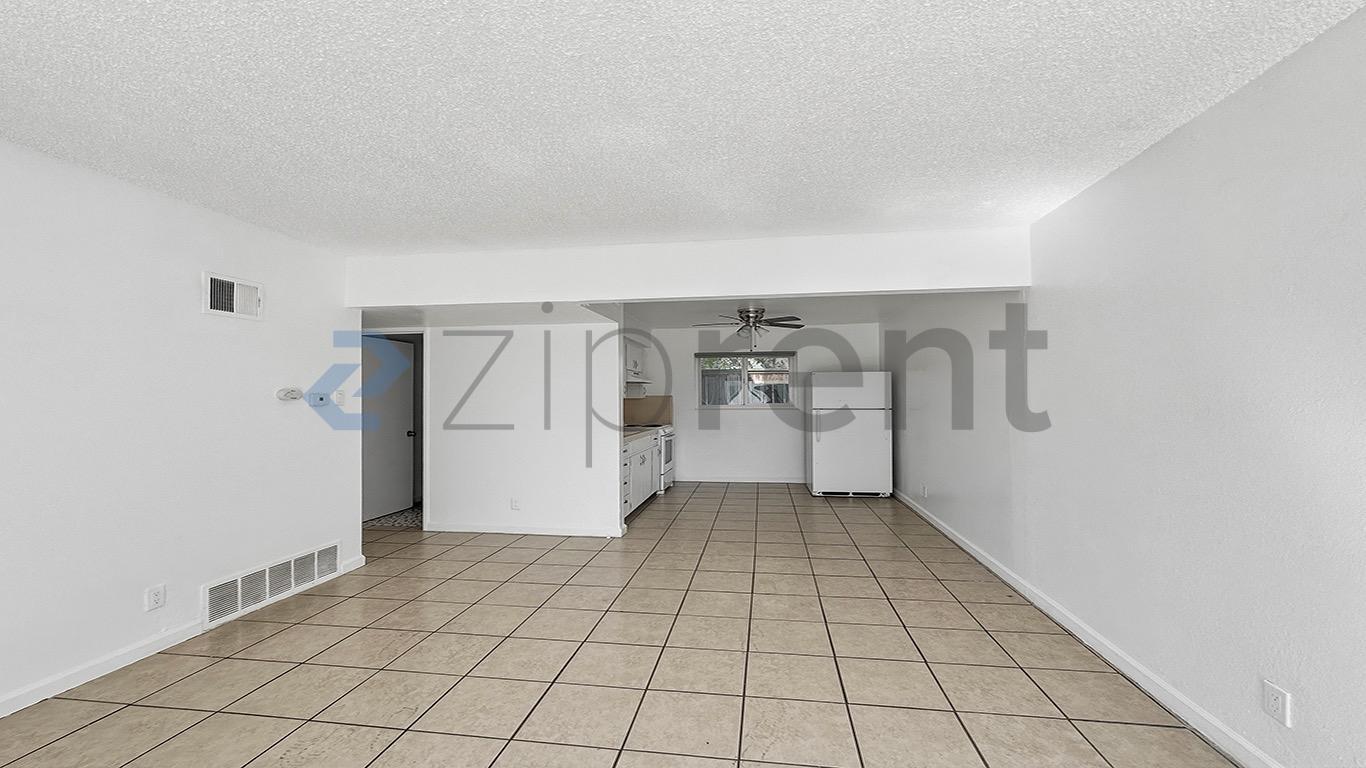 Building Photo - Unit 2