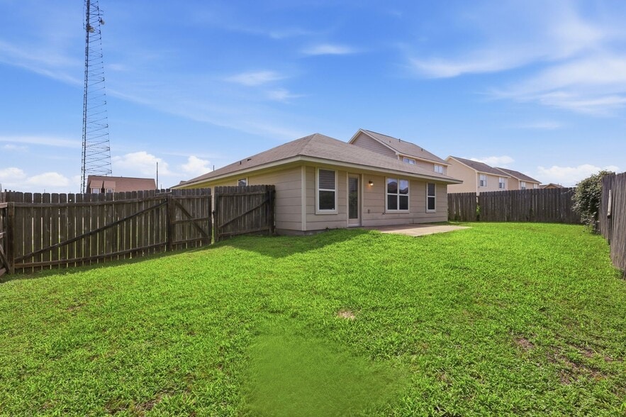 Building Photo - Spacious 3/2 Available for Lease in Bryan/College Station