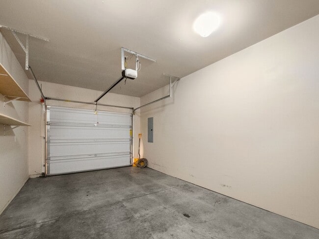 Building Photo - 503 16th St
