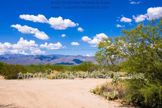Building Photo - 11640 E Miles St