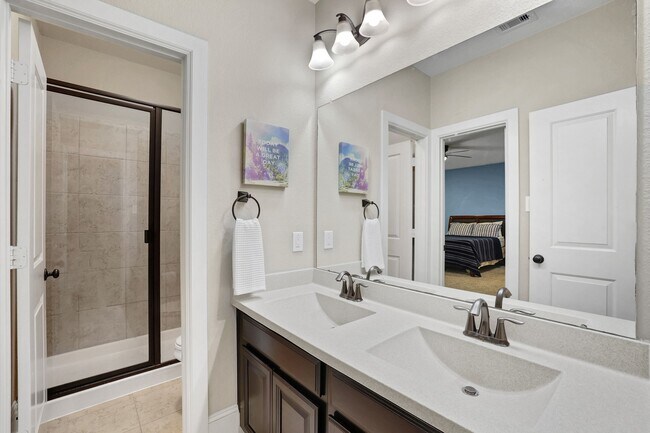 Building Photo - 10423 Hatcher Dr