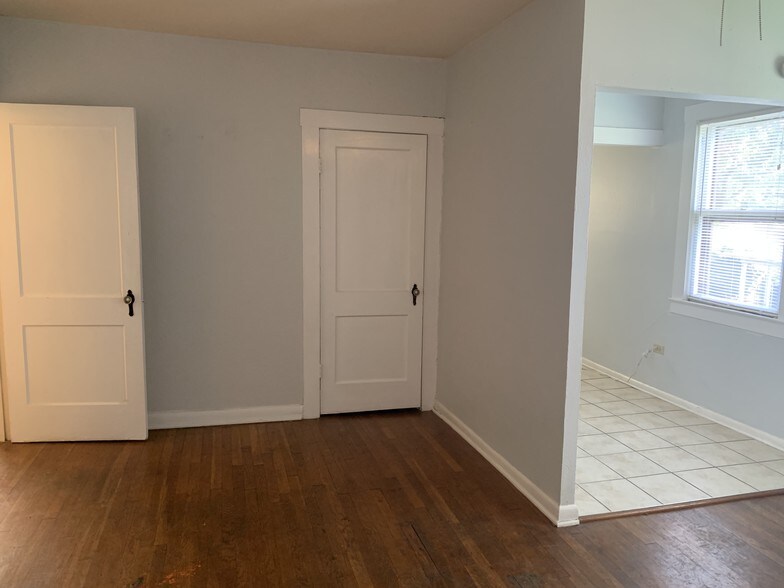 Building Photo - 125 Adams St