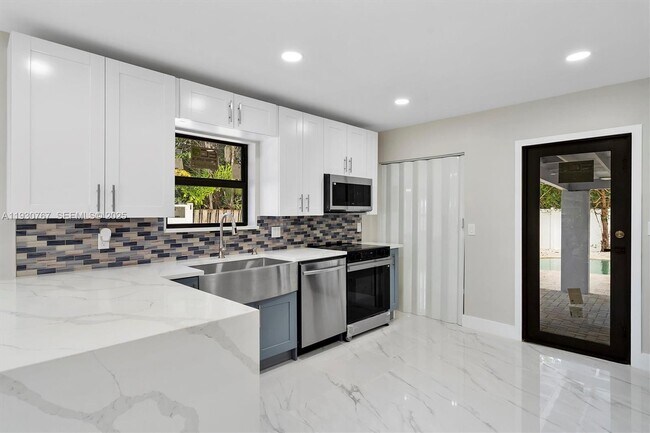 Building Photo - 1815 N 27th Ave