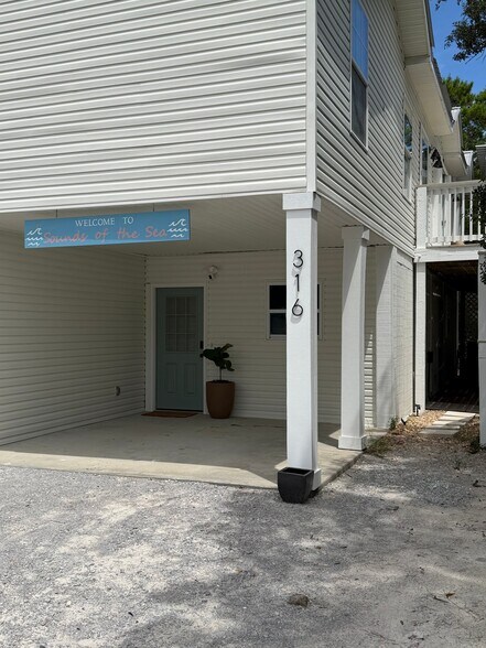 Building Photo - 316 Robert Ellis St