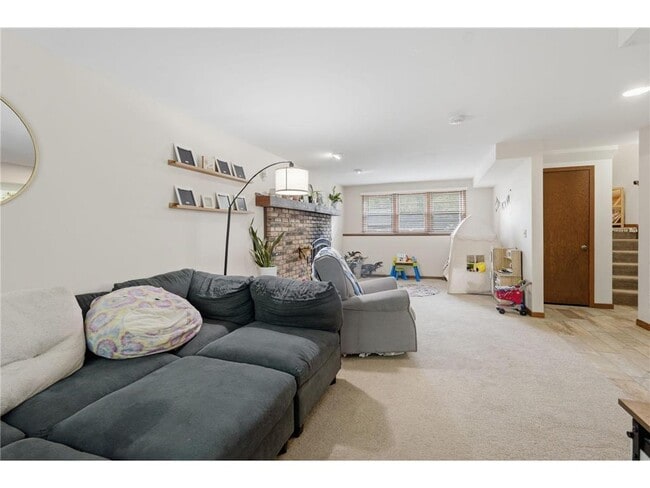Building Photo - 3308 Roosevelt Ct NE