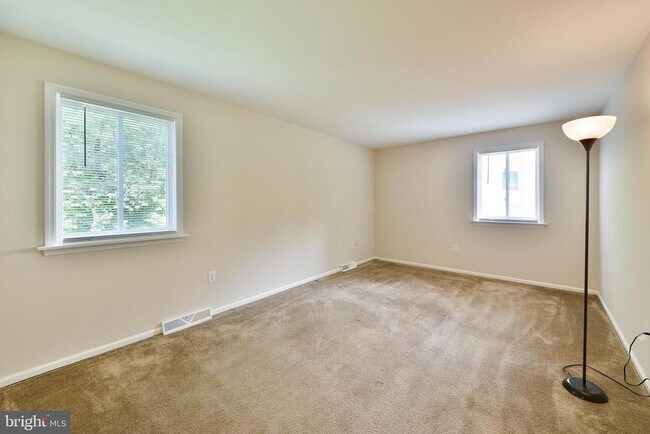 Building Photo - 108 Rue Charmille Rd