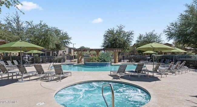 Building Photo - 15240 N 142nd Ave