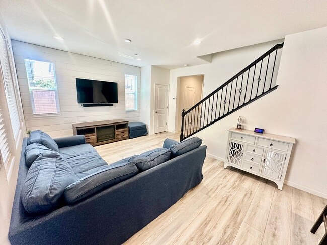 Building Photo - Newly Built 3/2.5 Bonadelle Home in Riverstone Community
