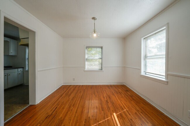Building Photo - 2 br, 1 bath House - 127 S. ARBOR PARK