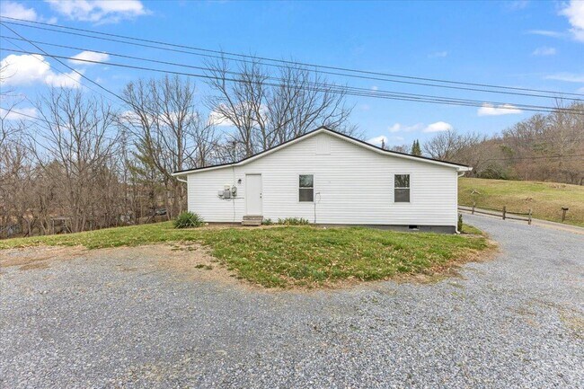 Building Photo - 1101 Old Jonesboro Rd