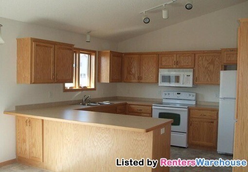 Building Photo - 6339 Mason Ave NE