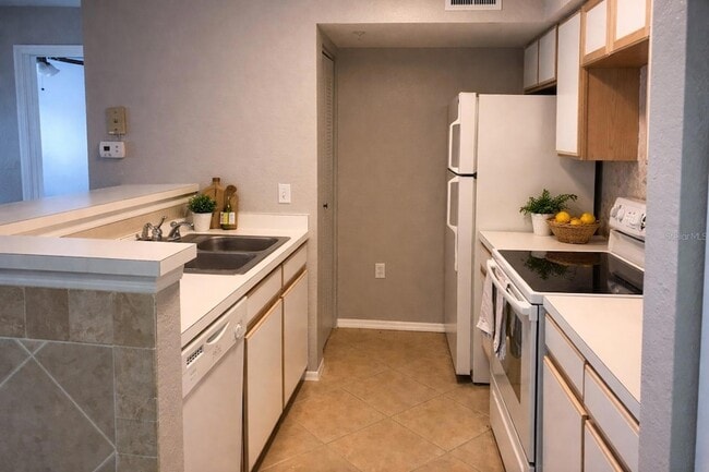 Building Photo - 2209 Antigua Pl