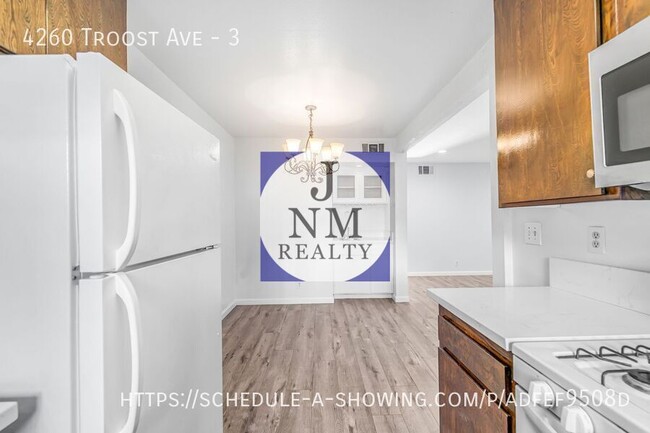 Building Photo - Beautiful 1 Bedroom + 1 Bath + Private Patio