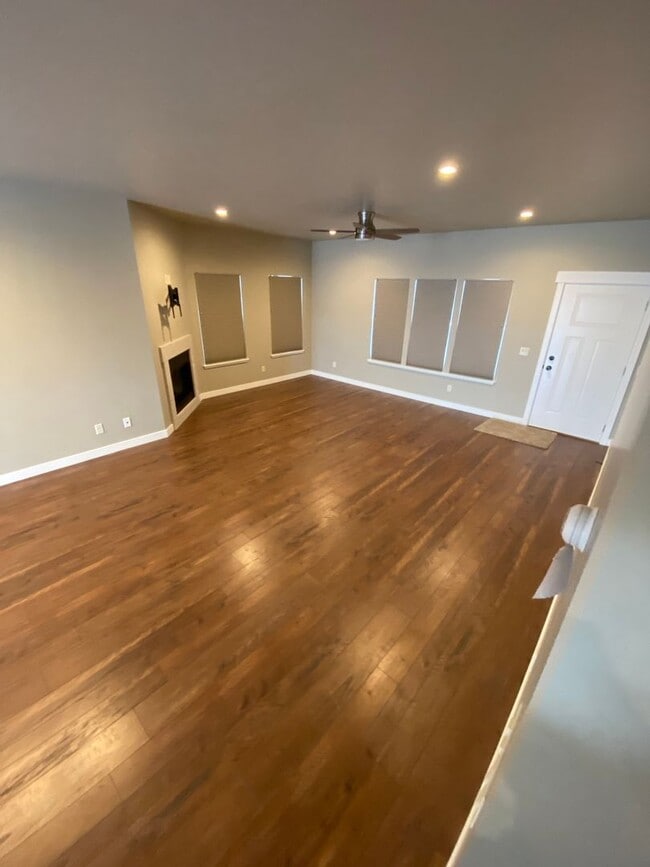 Building Photo - Newer Home - 3 Bedroom - 2 Bath - Corvallis