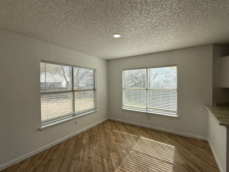 Building Photo - 5910 Summer Fest Dr