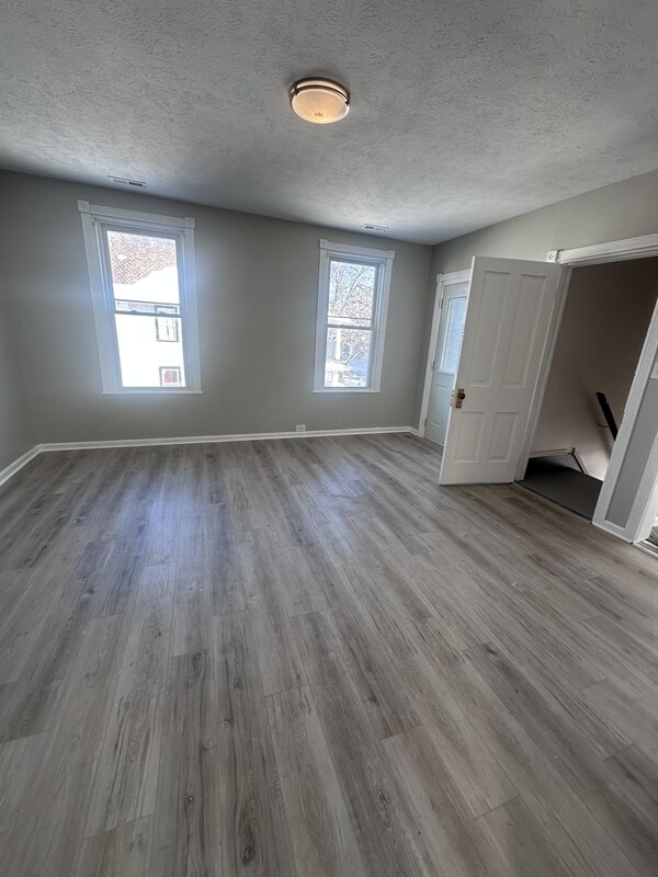Building Photo - 7100 Lawn Ave