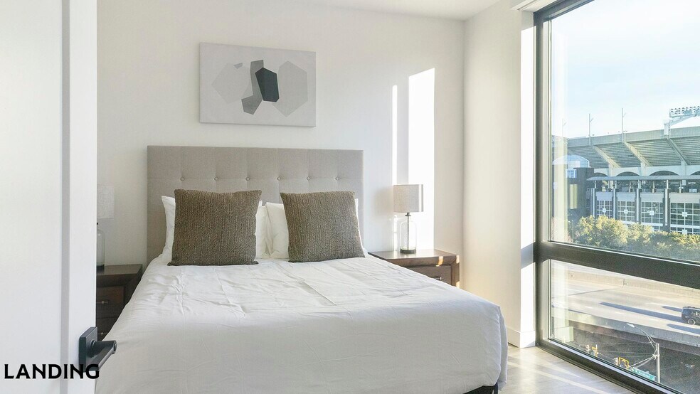 Building Photo - 1007 S Mint St