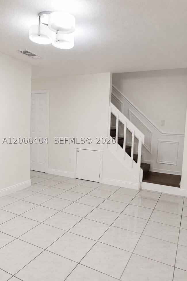 Building Photo - 3659 SW 99th Ave
