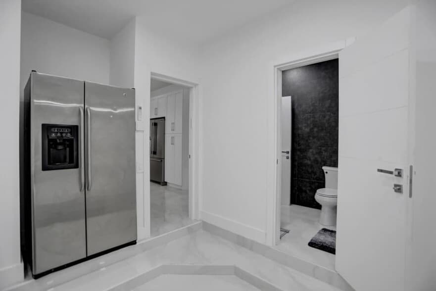 Building Photo - 3824 SW 49th Pl