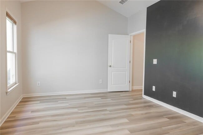 Building Photo - 1232 Harris Commons Pl