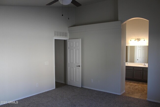 Building Photo - 43410 W Wild Horse Trail