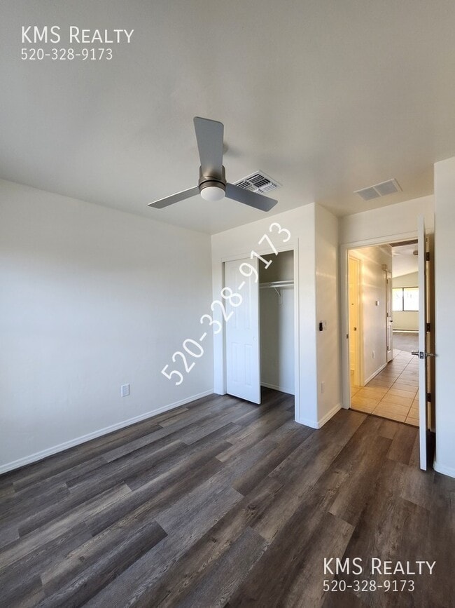 Building Photo - 6603 E Ladonna Ln