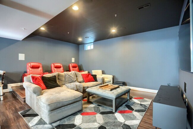 Building Photo - 6407 Falconwood St