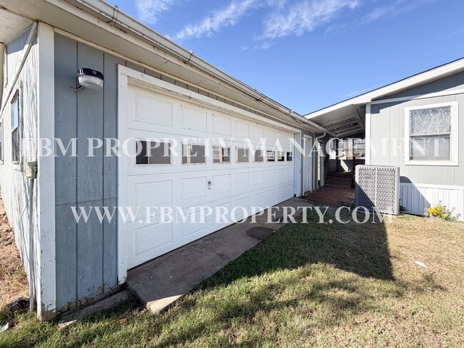 Building Photo - 1054 Cosby Rd