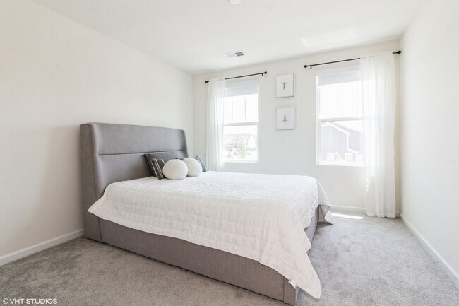 Building Photo - 24518 W Alexis Ln