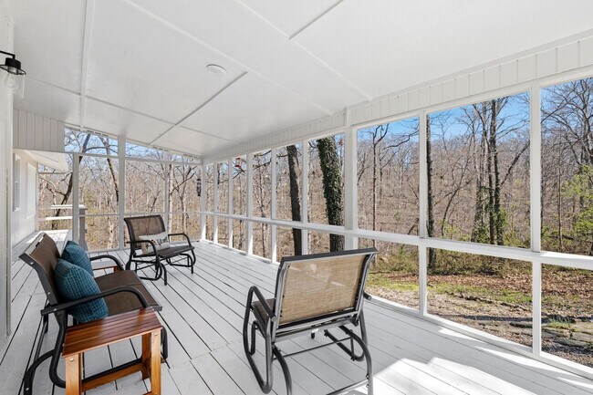 Building Photo - 6 Erith Ln