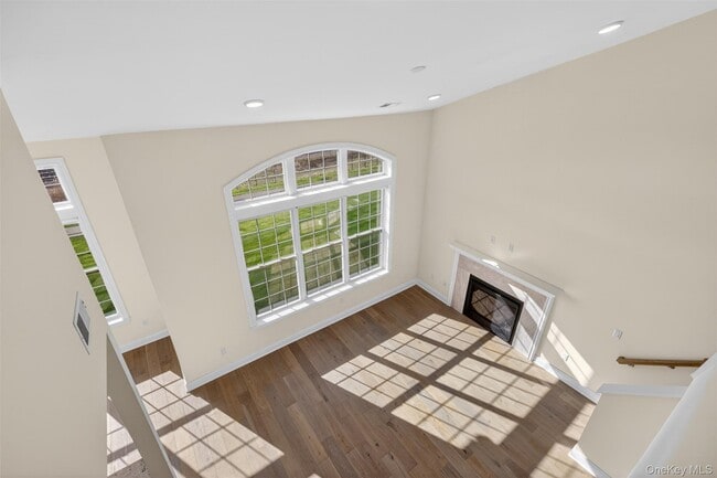 Building Photo - 402 Sacandaga Loop