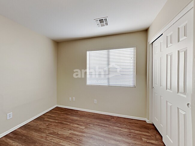 Building Photo - 414 S 114th Ave