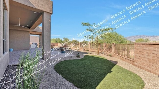 Building Photo - 12526 N Placita El Cobo