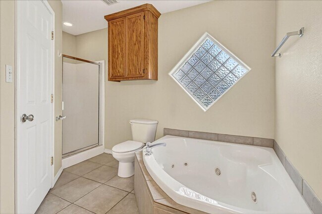 Building Photo - 6325 Oso Pkwy