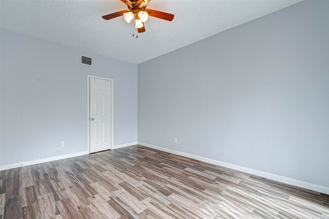 Building Photo - 395 Rancho Bauer Dr