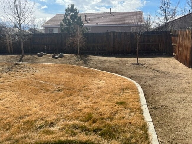 Building Photo - Corner Lot 3 Bedroom 2 Bath Double Diamond Home