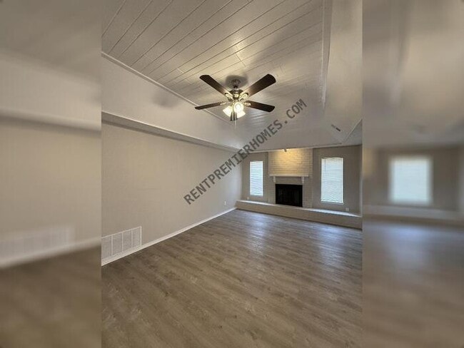 Building Photo - 7413 NW 125th St