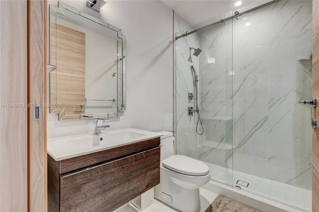 Building Photo - 515 Valencia Ave