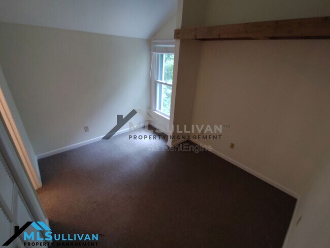 Building Photo - 1321 Valley Run