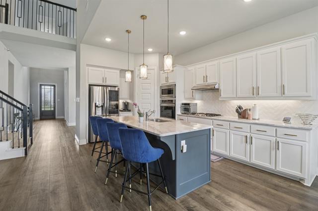 Building Photo - 1329 Stoneleigh Pl