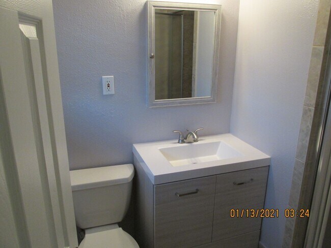 Building Photo - HUGE Bonus room ! Remodeled !  Hardwood Flooring Throughout & New Carpet in Bedrooms, Tile, Grani...