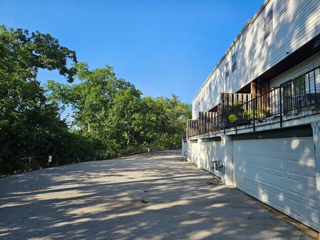 Building Photo - 1201 Old 63 S