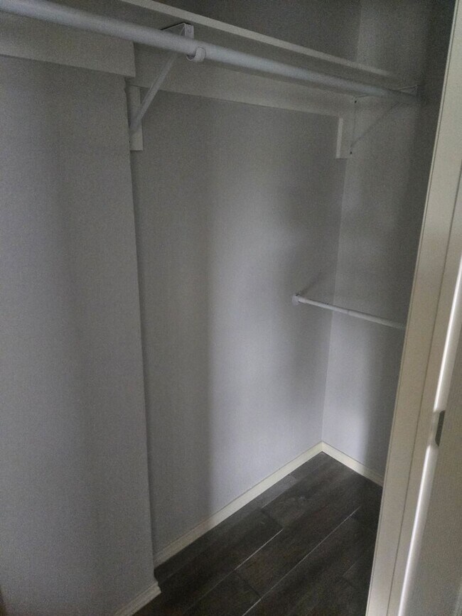 Building Photo - Adorable 1 bedroom/1 bathroom with secured entry!