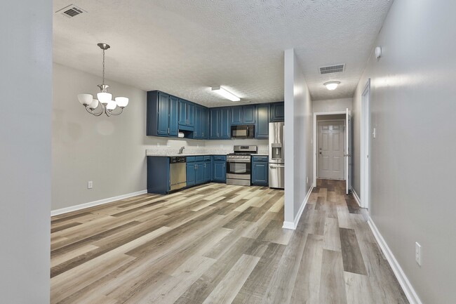 Building Photo - 240 Autumn Glen Cir
